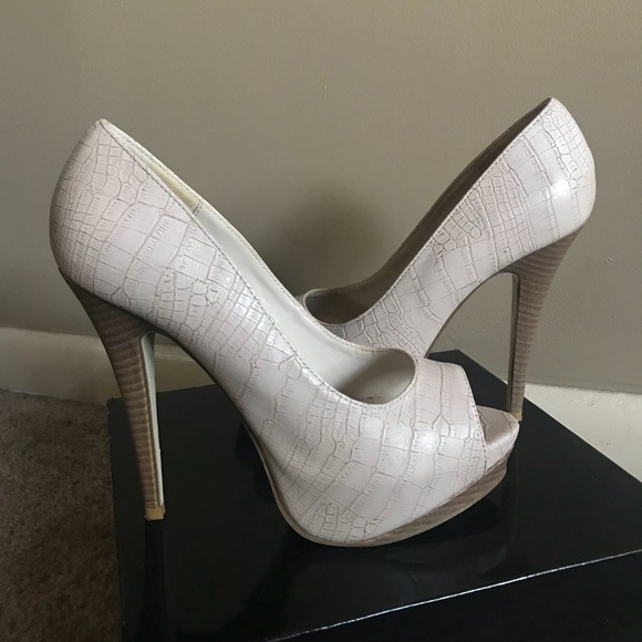 Cute Tan Open-Toe Pumps - Picture 3 of 4